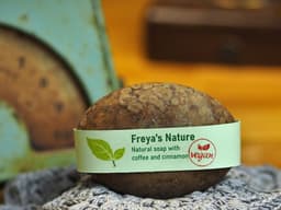 Freya's Nature logo