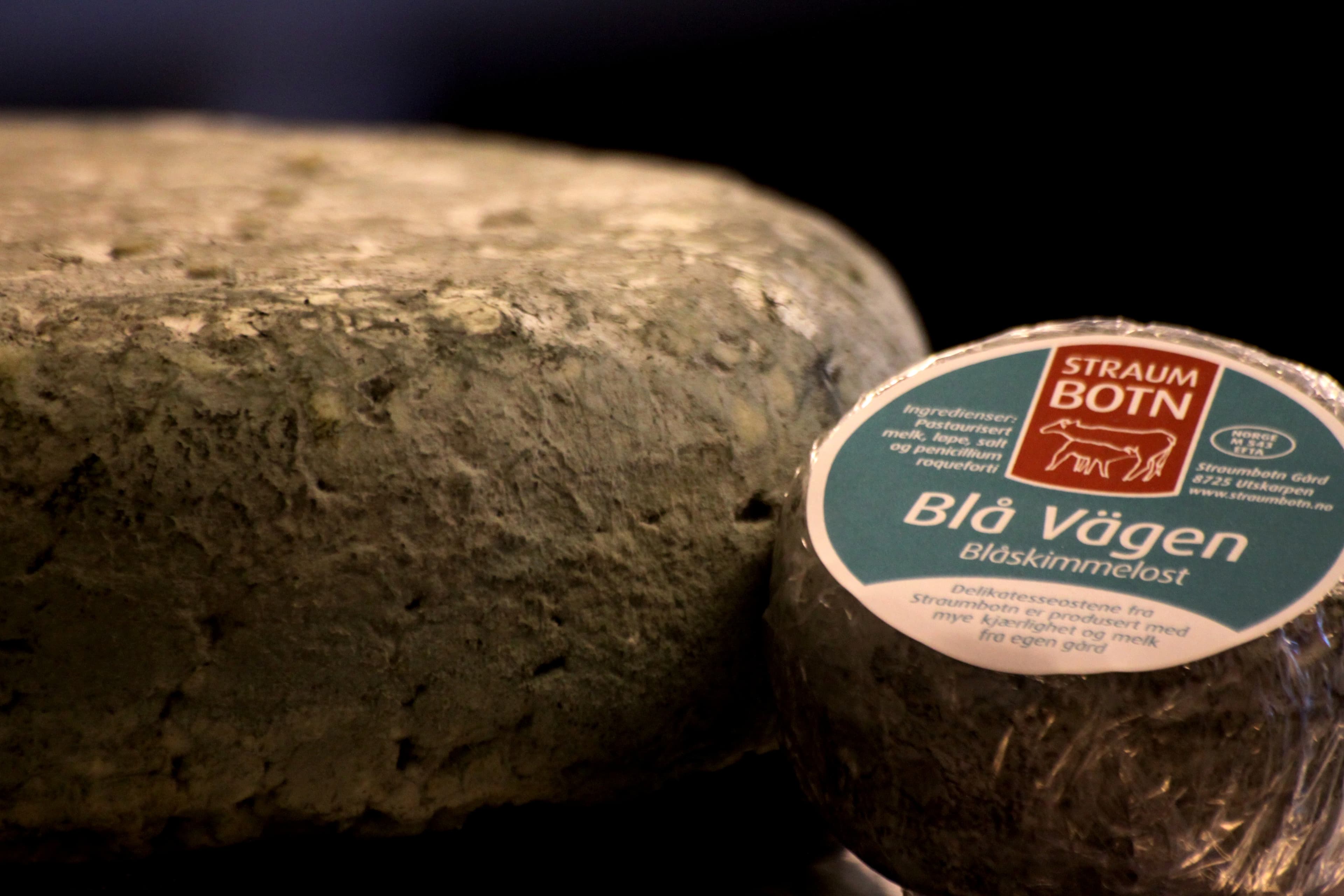 BlåVägen Blåskimmelost. Var finanlist i Det Norske Måltid 2012. Vant som en del av Vinnermenyen til laget Nordpå.